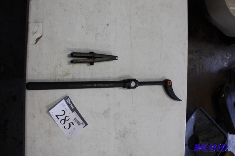 lot 285 image: Matco Pry Bar IDEXPB37.