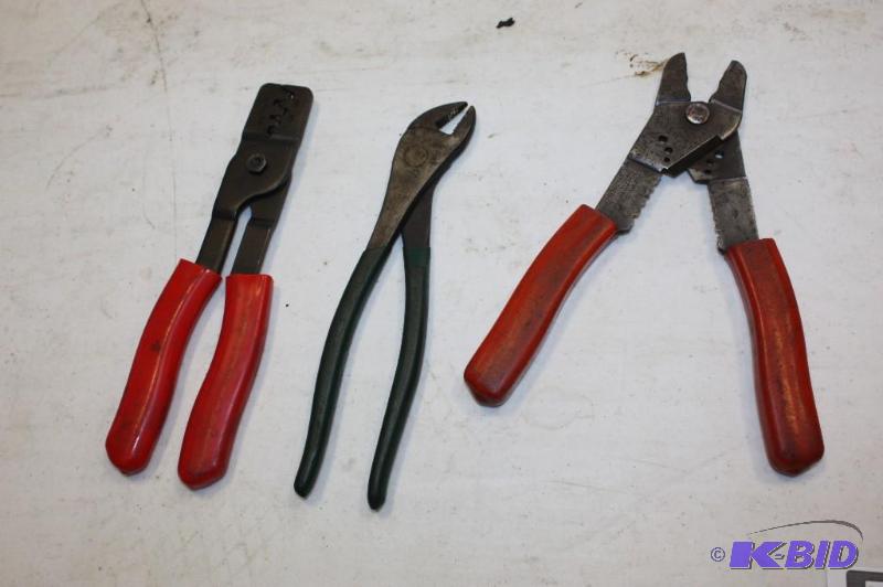 lot 291 image: Tool Lot Including Matco Crimper, MC93150 Batheny Plier Wire Stripper.