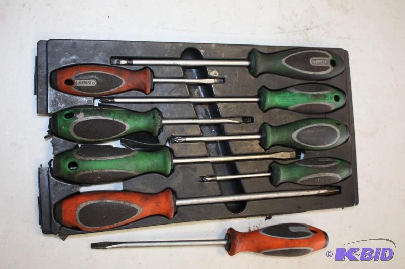 lot 294 image: Matco Screwdriver Set PhillipsFlat Head.