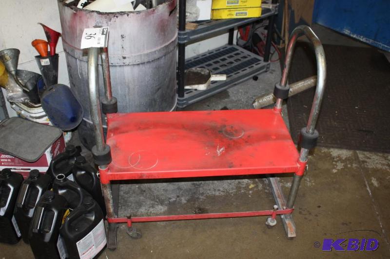 lot 36 image: Metal Shelf w Circular Arms 33 x 18 x 34.