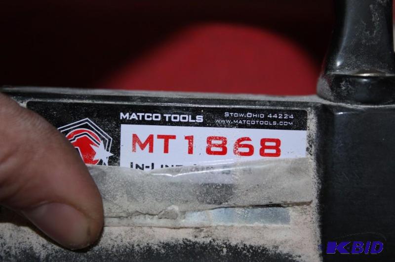 lot 41 image: Matco Tools MT1868 Air in Line Sander