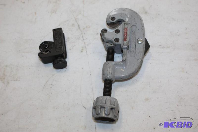 lot 455 image: (2) Tube Cutter Ridgid Tube Cutter Miscellaneous Tube Cutter.