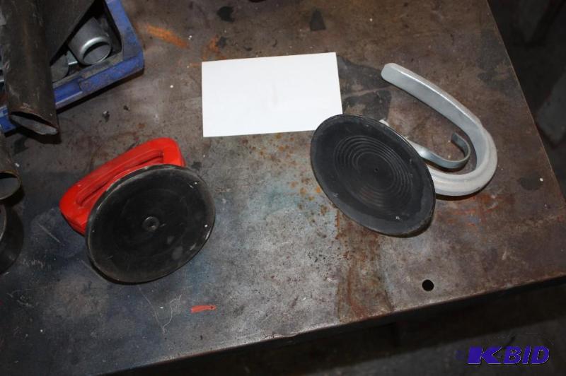 lot 46 image: Set of (2) Gazers suction Cups