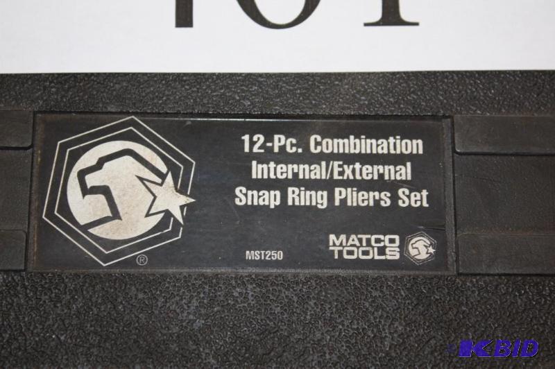 lot 461 image: Matco 12 Pc. Combination Internal External Snap Ring Pliers Set Includes Case.