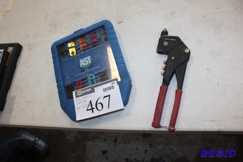 lot 467 image: Mac Tools Pop Rivet SHR700 AST Fuel Line 10-Piece Line Disconnect Set, GA8110.
