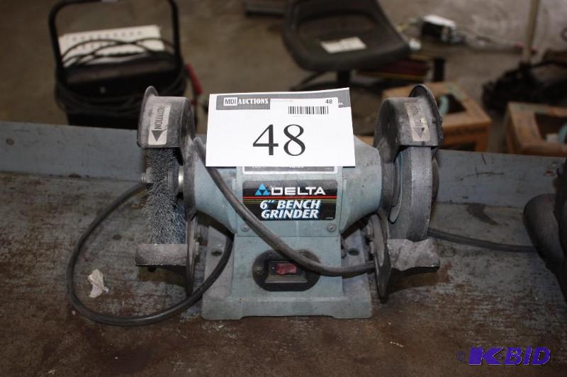 lot 48 image: Delta 6 Bench Grinder wDual Wheels & Cord.
