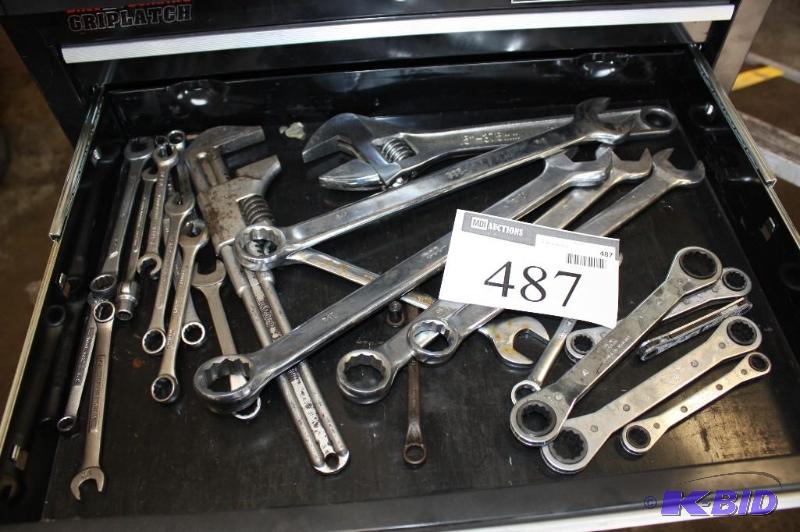 lot 487 image: Drawer Lot Including Socket & Box Ended Metal Wrenches.