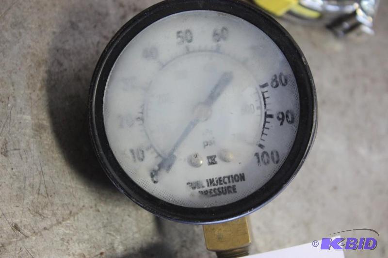 lot 504 image: Fuel Injection Pressure Gauge