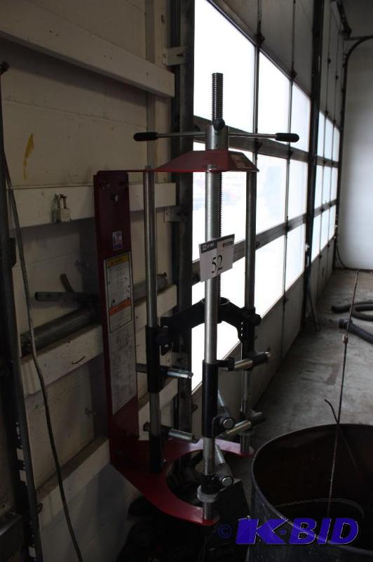 lot 52 image: Branick 7400 Strut Spring Compressor