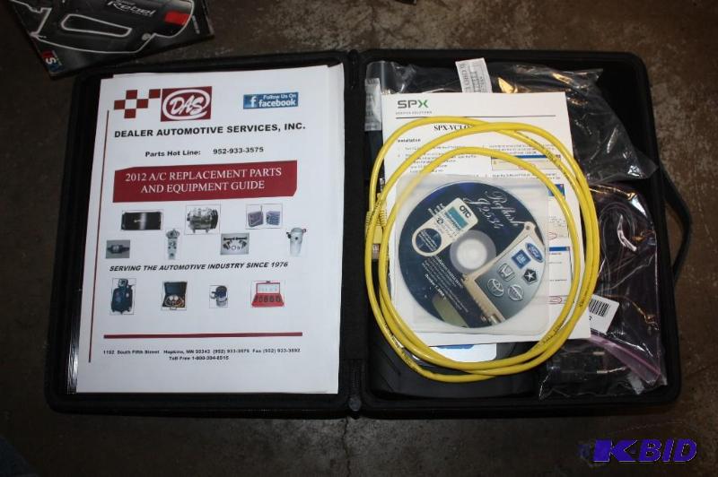 lot 71 image: OTC Diagnostic Scanner Unit Includes Case & Miscellaneous Cords.