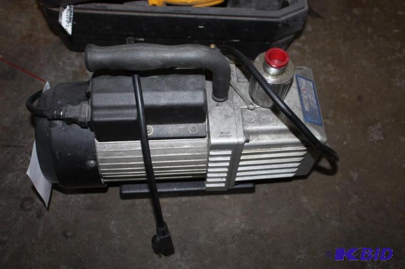 lot 79 image: Matco Tools SS6CFMP 6.0 CFM DEEP VACUUM PUMP
