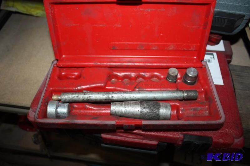 lot 90 image: Mac Tools Brand Clutch Aligning Kit Model SCA20B.