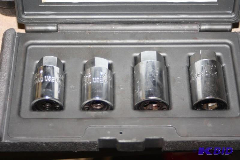 lot 94 image: 6986 Stud Remover Set, Fractional Works on Stud Sizes 14 516 38 and 716.