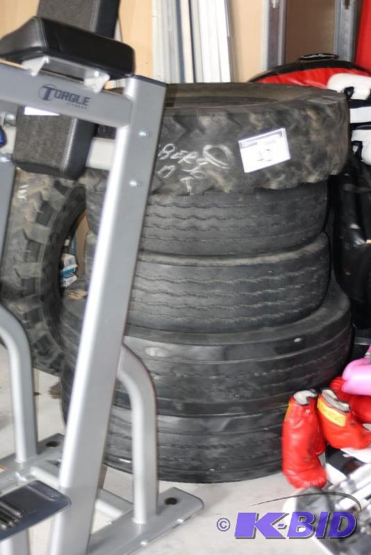 lot 42 image: 6 Pc Toss Tires