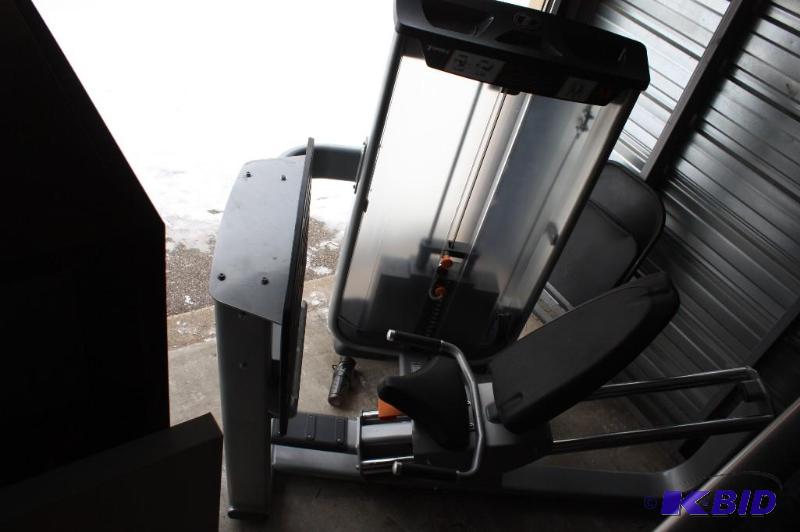 lot 6 image: Torque Fitness seated Leg press