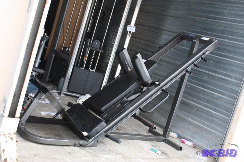 lot 9 image: Parabody Leg Press