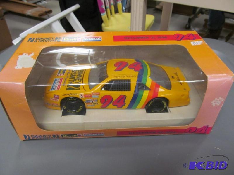 lot 23 image: RARE 1994 Binney & Smith, Revell & Monogram NASCAR 124 Die Cast CWC by Hallmark