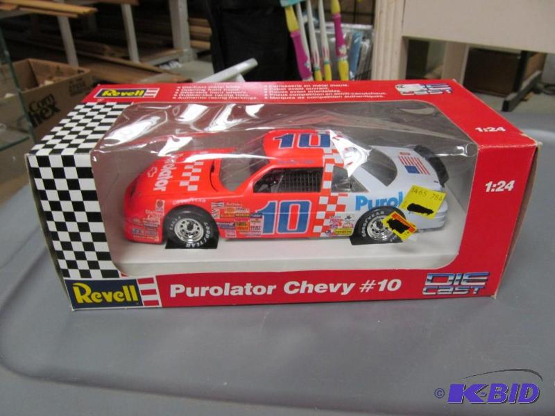 lot 33 image: 1990 Derrike Cope #10 Purolator Chevy NASCAR 124 Die Cast CWC by Revell