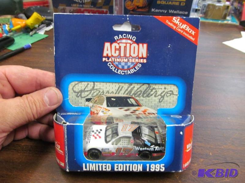 lot 43 image: 1995 Michael Waltrip #17 Western Auto Parts NASCAR 164 SkyBox Die Cast by Action 1 of 24,912