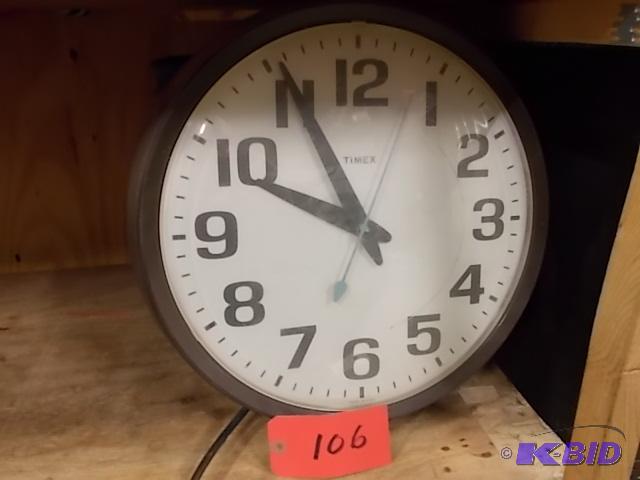 lot 106 image: 16" Wall Clock, Works...