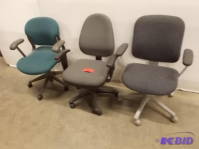 lot 116 image: (2) Task Chairs...