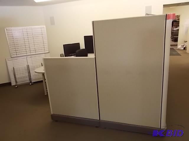 lot 2 image: Herman Miller Action Office Office Cubicle In...