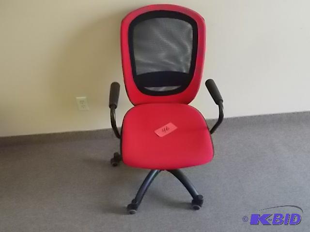 lot 46 image: Task Chair...