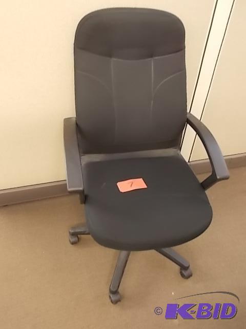 lot 7 image: Task Chair...