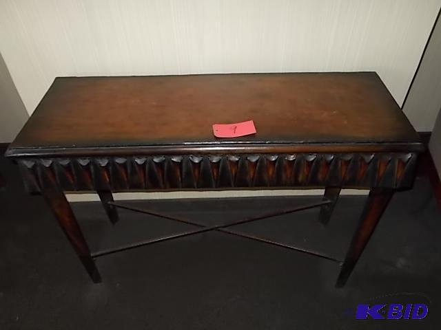 lot 9 image: Tin Decorative Table...