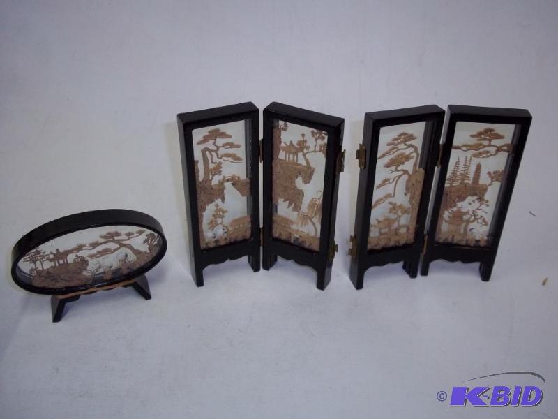 lot 152 image: Miniature Oriental Decor...