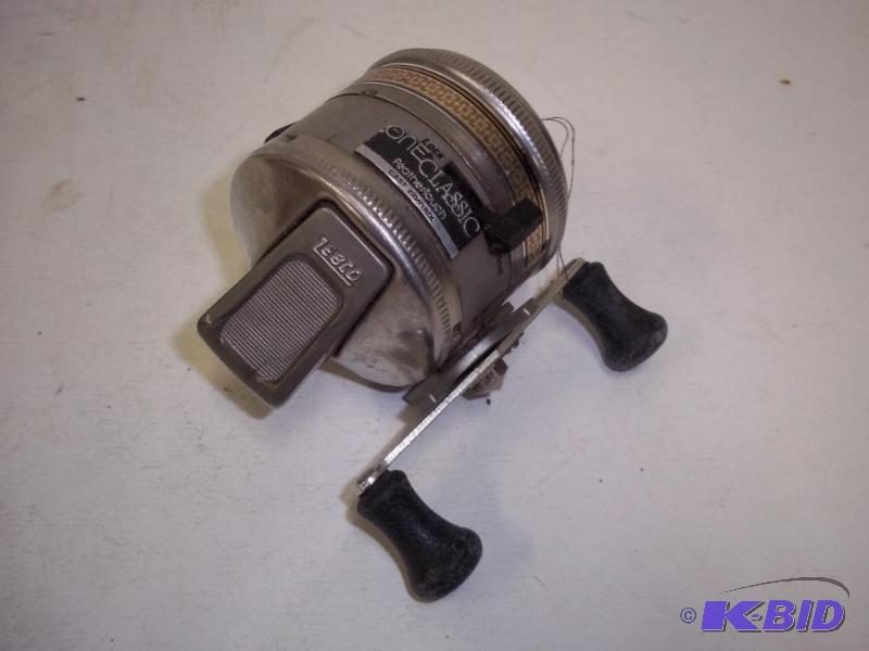 lot 164 image: Vintage fishing reel Zebco One Classic...