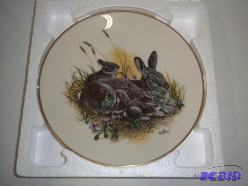 lot 170 image: Decor Plate with Certificate of authenticity...