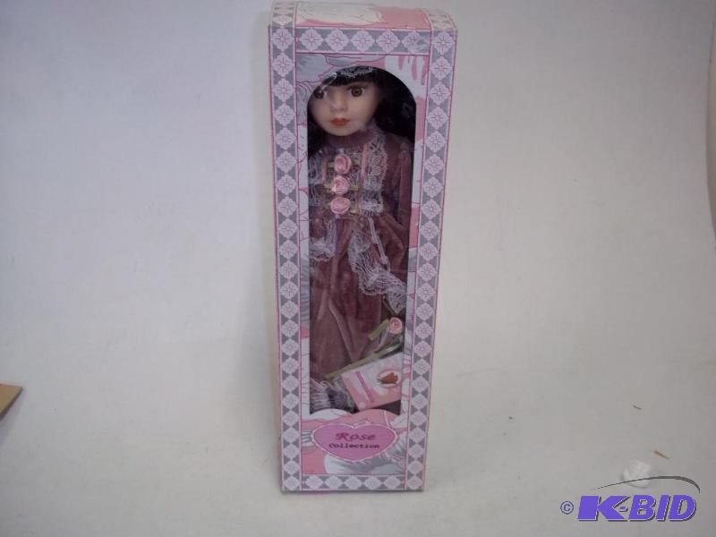 lot 177 image: Gelina Porcelain Doll 15" with box...