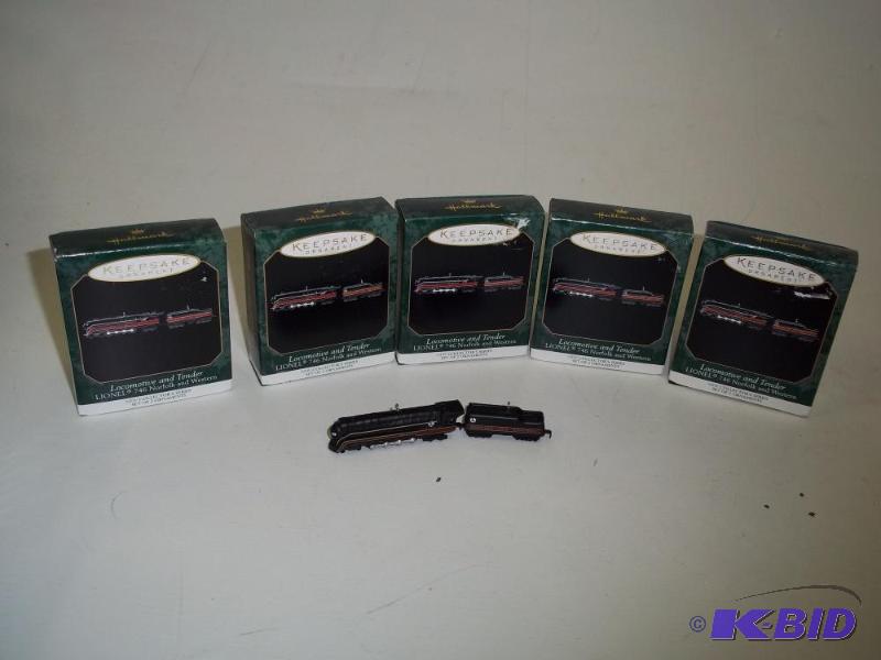 lot 208 image: Lot of 5 Keepsake Ornaments   Locomotive and ...
