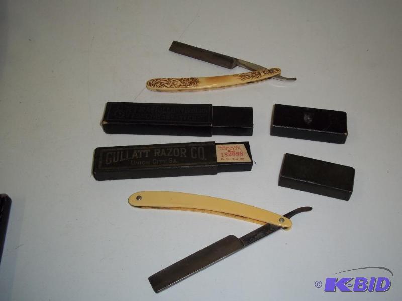 lot 221 image: 2 Gullatt Razor Co Razors...