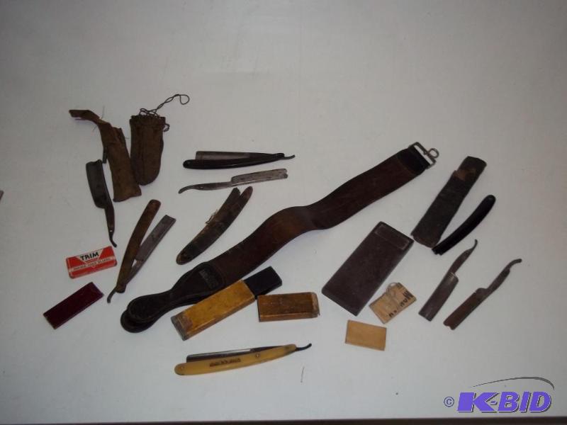 lot 225 image: Miscellaneous Razors and blades...