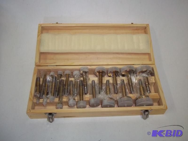lot 46 image: Router bits set with case...