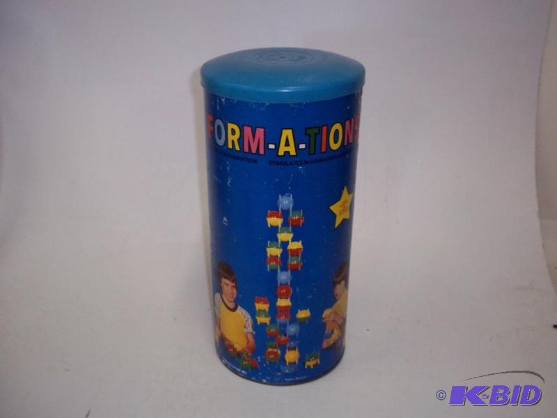 lot 5 image: Vintage Toy Form-A-Tions with container...