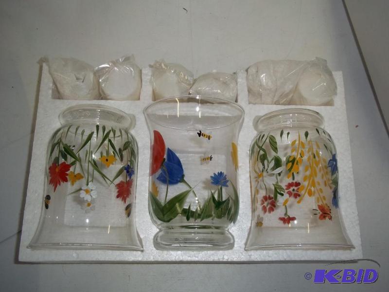 lot 93 image: NEW Hallmark Candle Set...