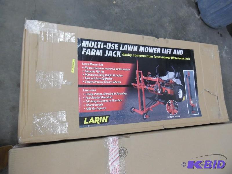 lot 1 image: Mower liftfarm jack