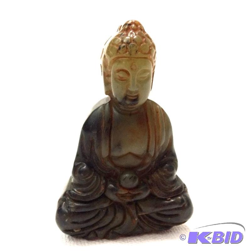 lot 10 image: Buddha Gorget made for monks  - Jade