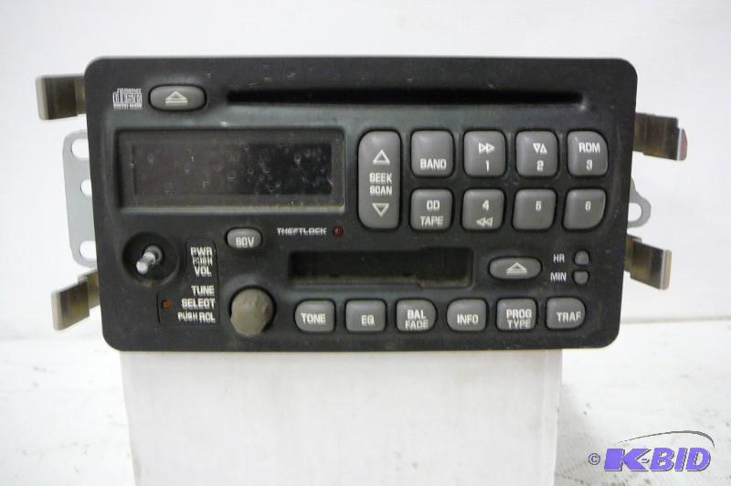 Radio AM FM TApe CD 2003 Bonneville...