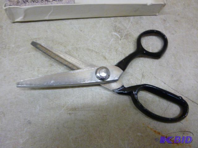 lot 108 image: Stellar Pinking Shears...