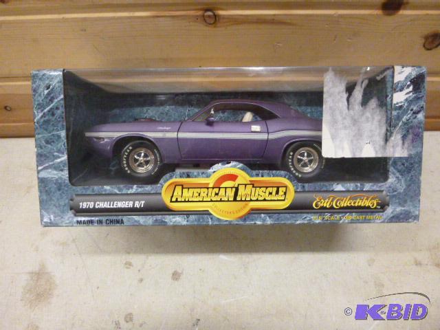 lot 11 image: 1970 Challenger RT Ertl American Muscle die ...
