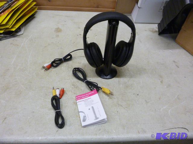 lot 122 image: FM Hi-Fi Wireless Earphones...