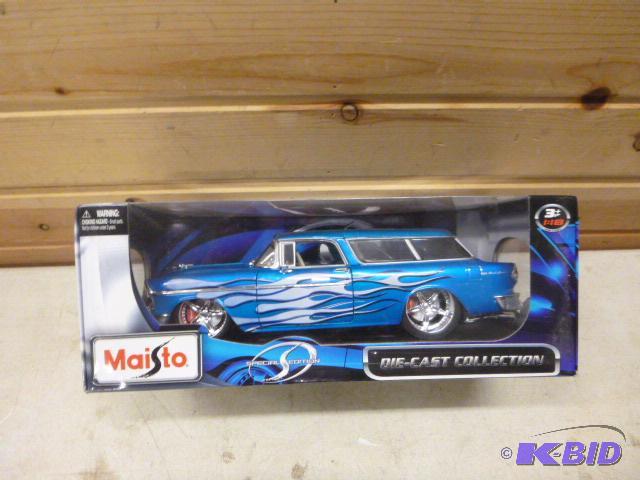 lot 29 image: 1955 Chevrolet Nomad Maisto metal die cast ca...
