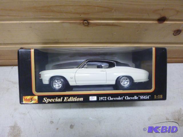 lot 32 image: 1972 Chevrolet Chevelle SS 454 Maisto metal d...