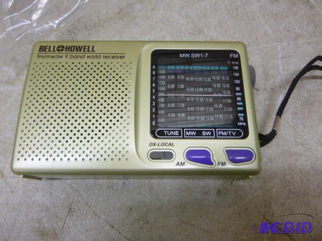 lot 77 image: Bell & Howell FMMWSW9 Band Receiver...