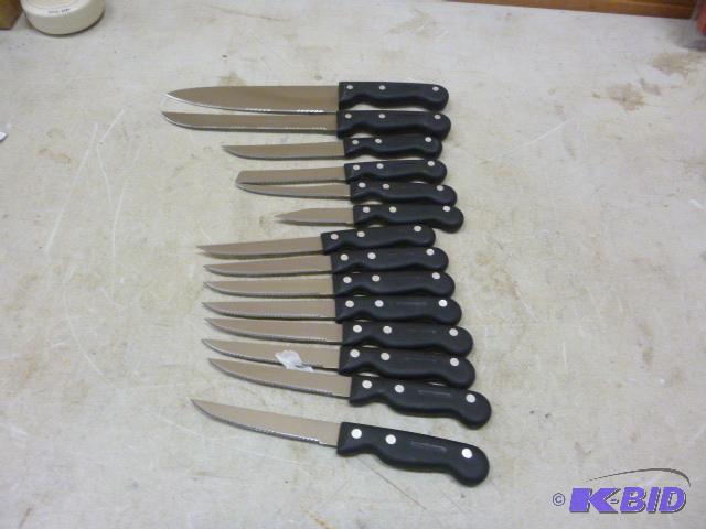 lot 83 image: 14 Piece Farberware Knives...