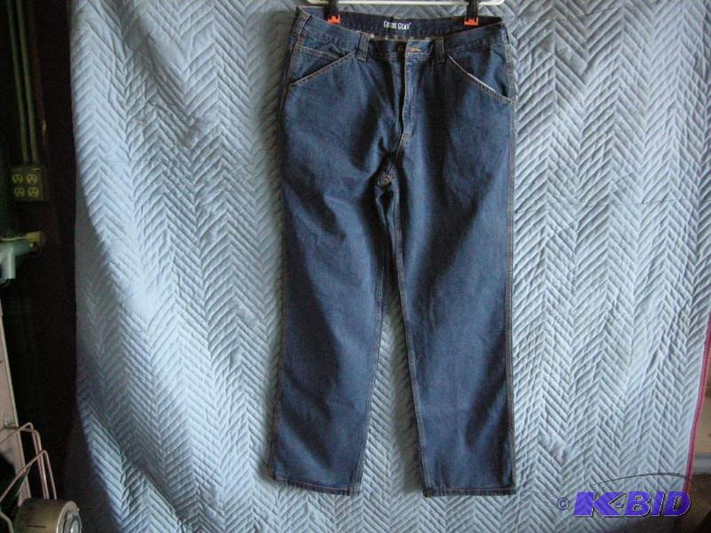 lot 27 image: Guide Gear Flannel-lined jeans